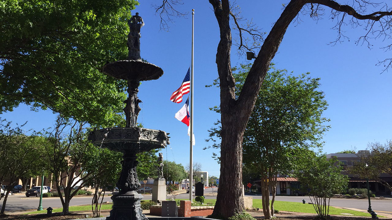 Flags in New Braunfels and Comal County ordered to fly at...